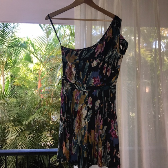 Beautiful watercolor dress - Picture 4 of 6